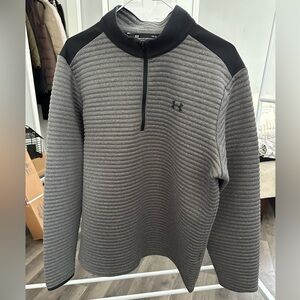 Like new - men’s large Under Armour half zip lightweight long sleeve sweatshirt